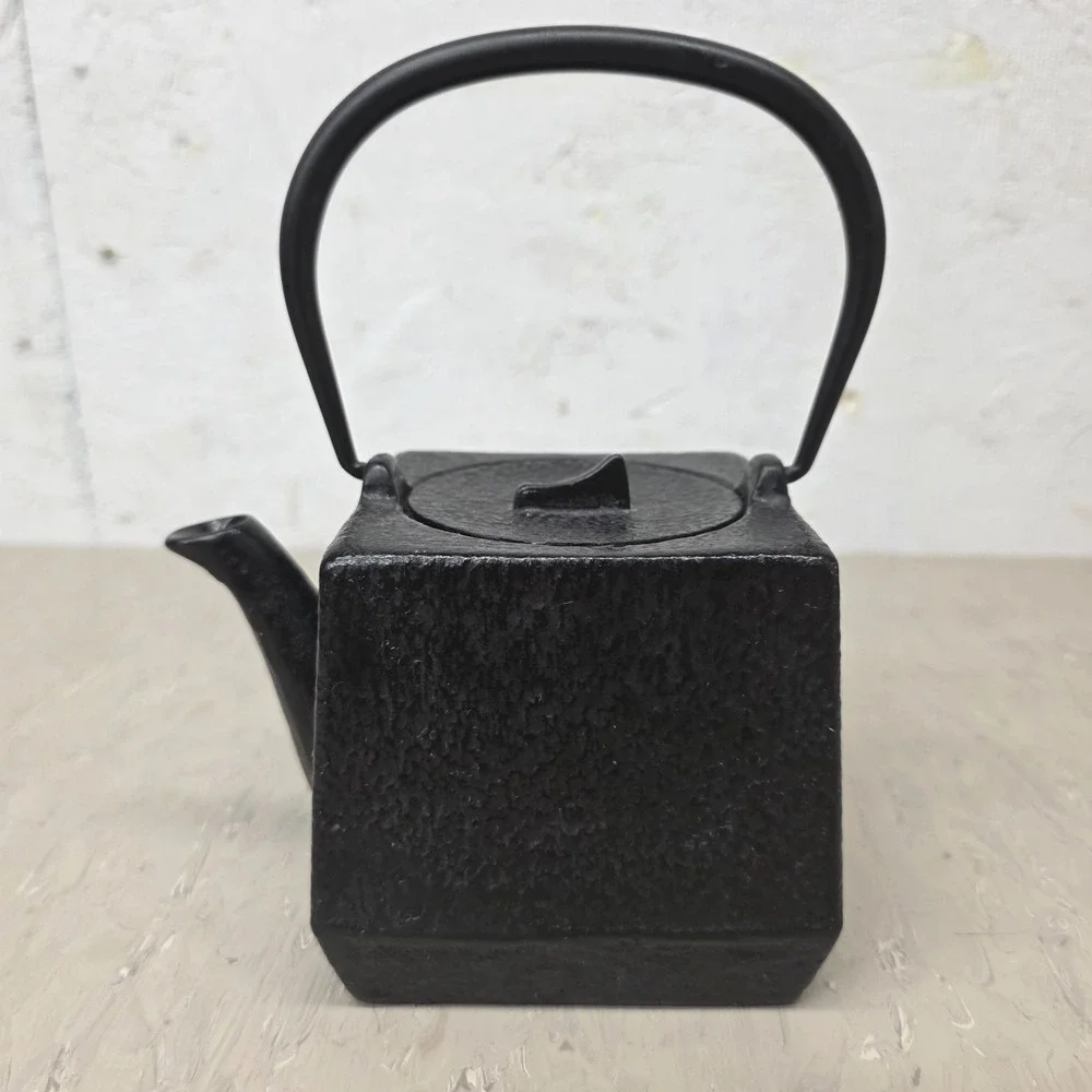 Authentic Oigen Nanbu Tekki Cast Iron Teapot Modernist Square Cube Japan Black